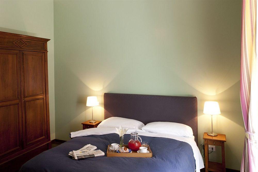 Santi Quattro Al Colosseo Bed and breakfast Roma