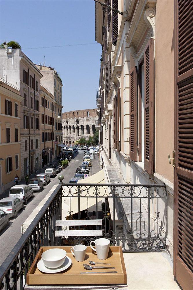 Santi Quattro Al Colosseo Bed and breakfast 2*