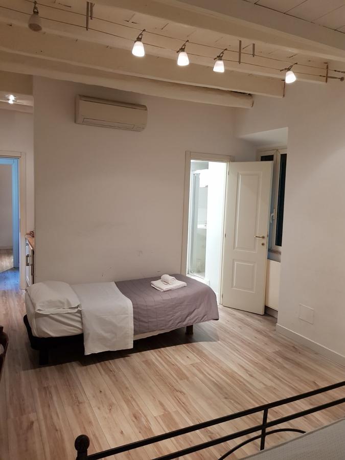Santi Quattro Al Colosseo Bed and breakfast 2*
