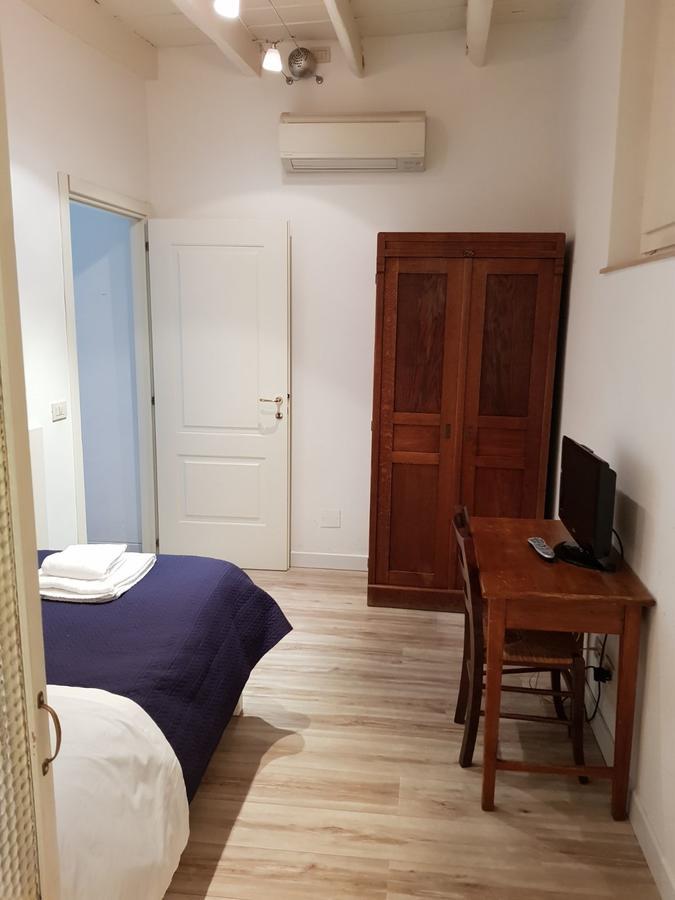 Santi Quattro Al Colosseo Bed and breakfast 2*