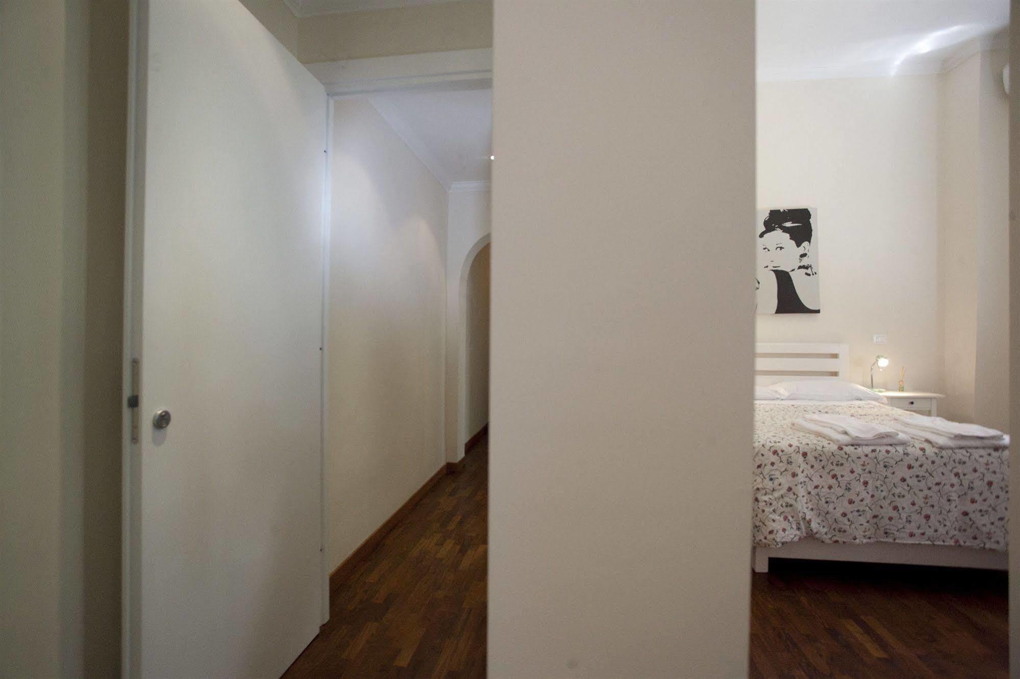 Santi Quattro Al Colosseo Bed and breakfast 2*