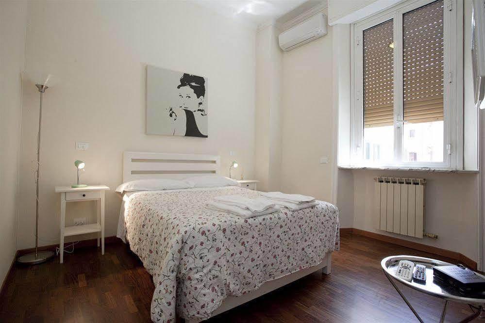 Santi Quattro Al Colosseo Bed and breakfast 2*